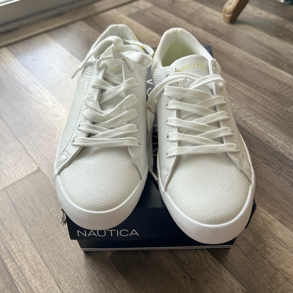 Nautica, brand new white faux leather lace up sneaker sz 8.5 - Picture 2 of 9